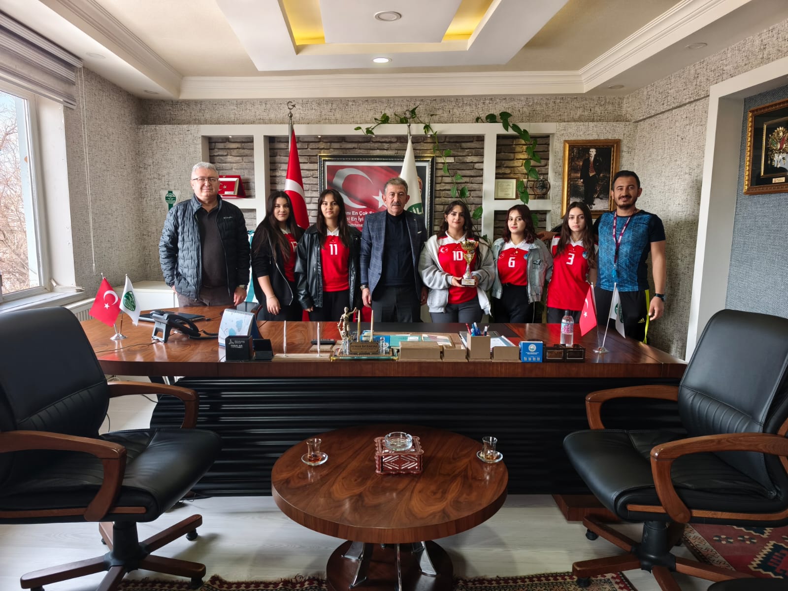 Şampiyon Genç Kızlar Başkanımızı Ziyaret Ettiler