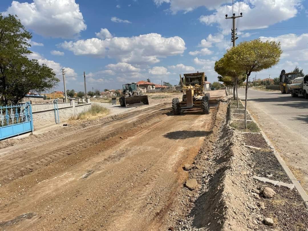 Yeşilova-Koçaş Yolu Yapılıyor